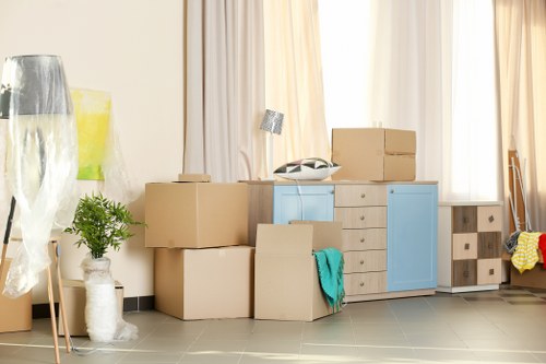 Removal van and movers serving homes in Harringay
