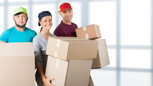 Local moving team handling access challenges in Harringay